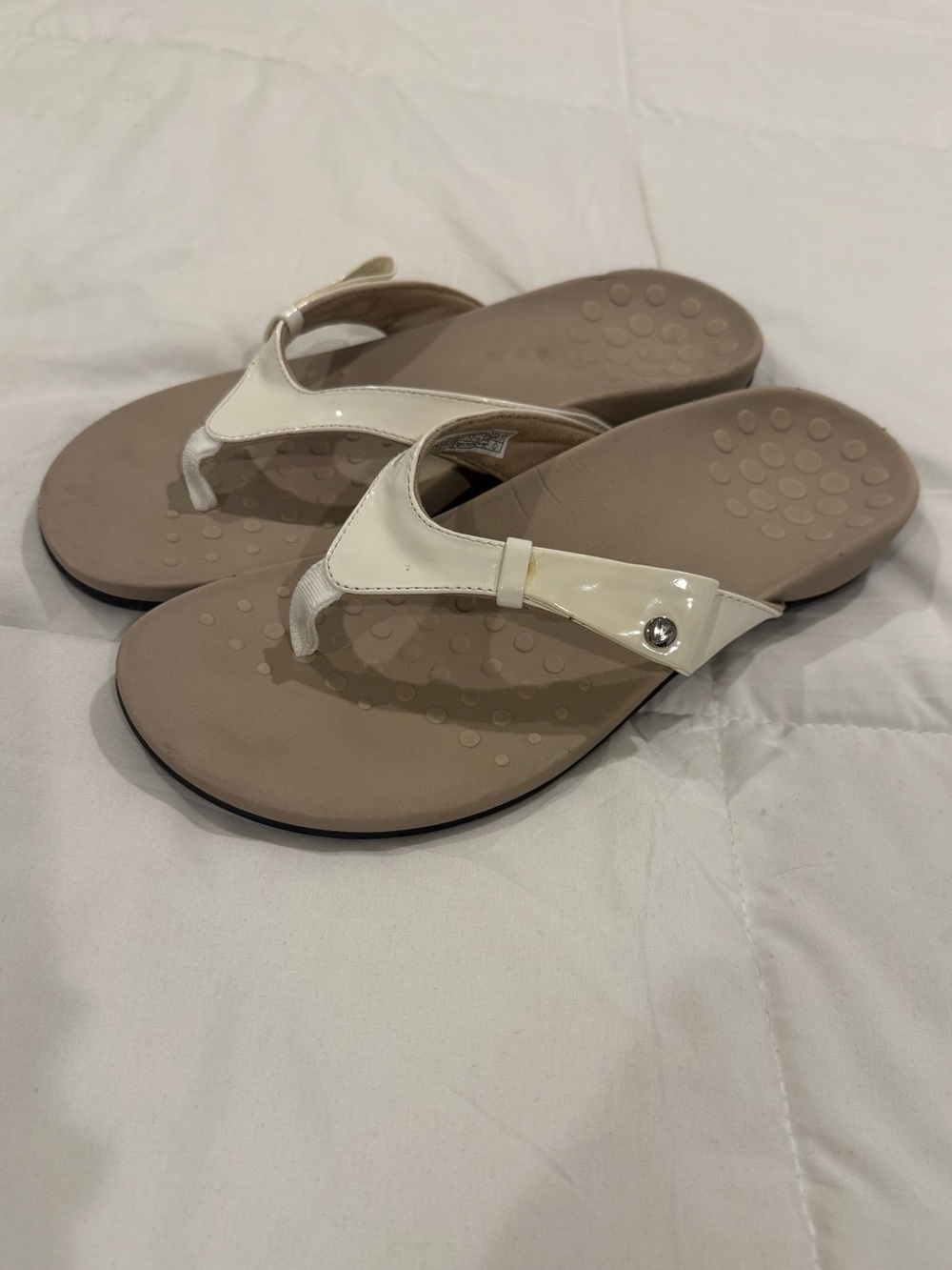 Vionic Bella Bow Accent Orthotic Thong Sandals Size 9 - Picture 2 of 4